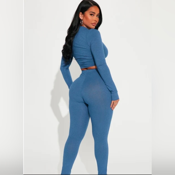 New FASHION NOVA Set‎ Black color, Medium Size - Picture 3 of 9